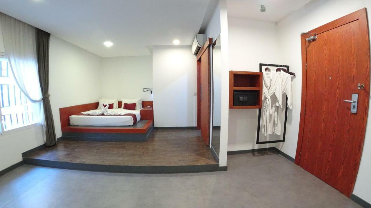 Hotel Records Пном Пен Екстериор снимка