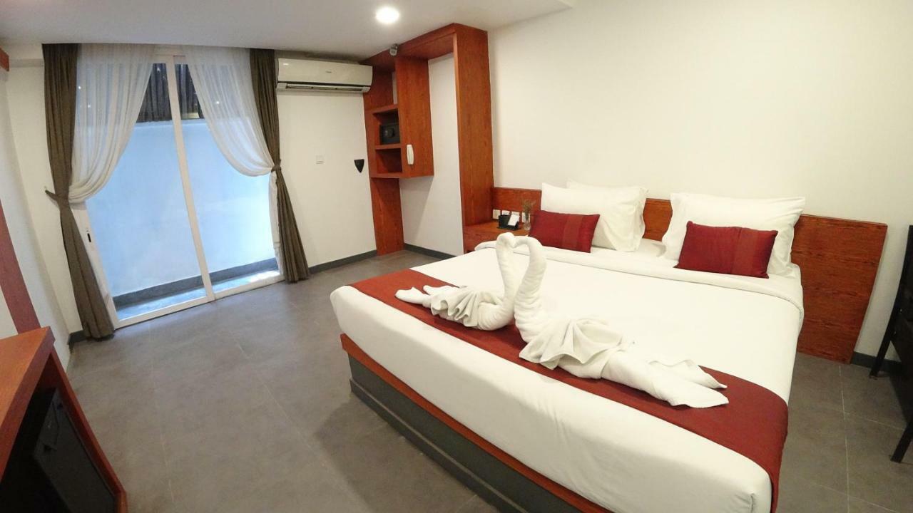 Hotel Records Пном Пен Екстериор снимка