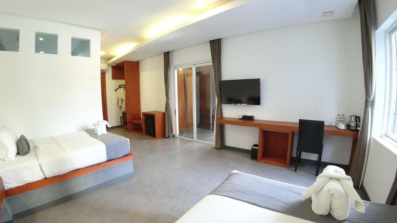 Hotel Records Пном Пен Екстериор снимка
