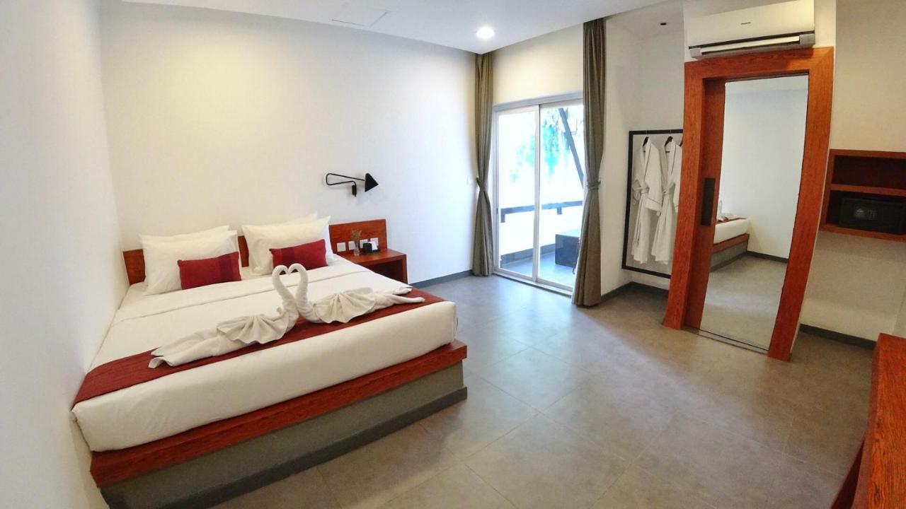 Hotel Records Пном Пен Екстериор снимка