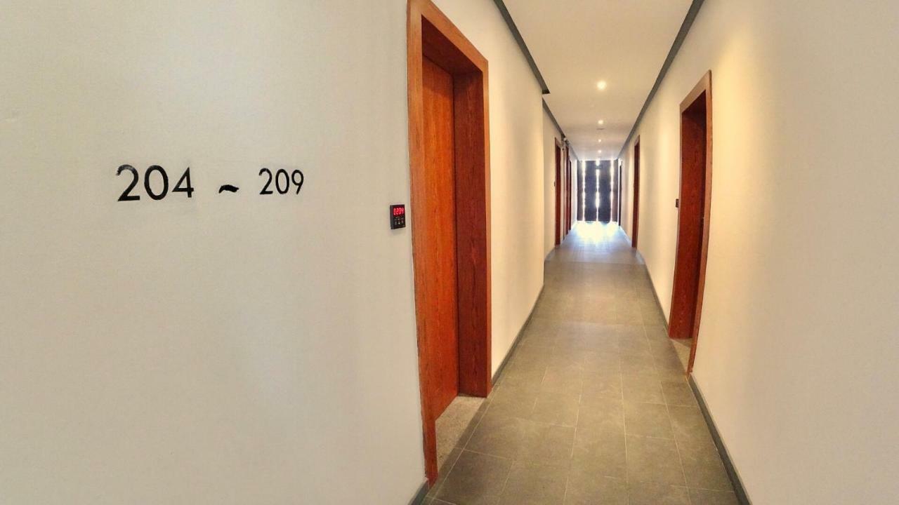 Hotel Records Пном Пен Екстериор снимка